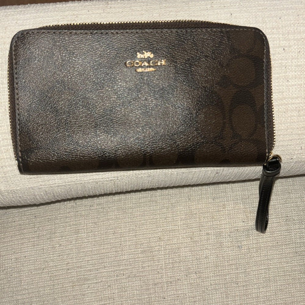 Coach zip around wallet. NWOT. Carried once. - Picture 4 of 4